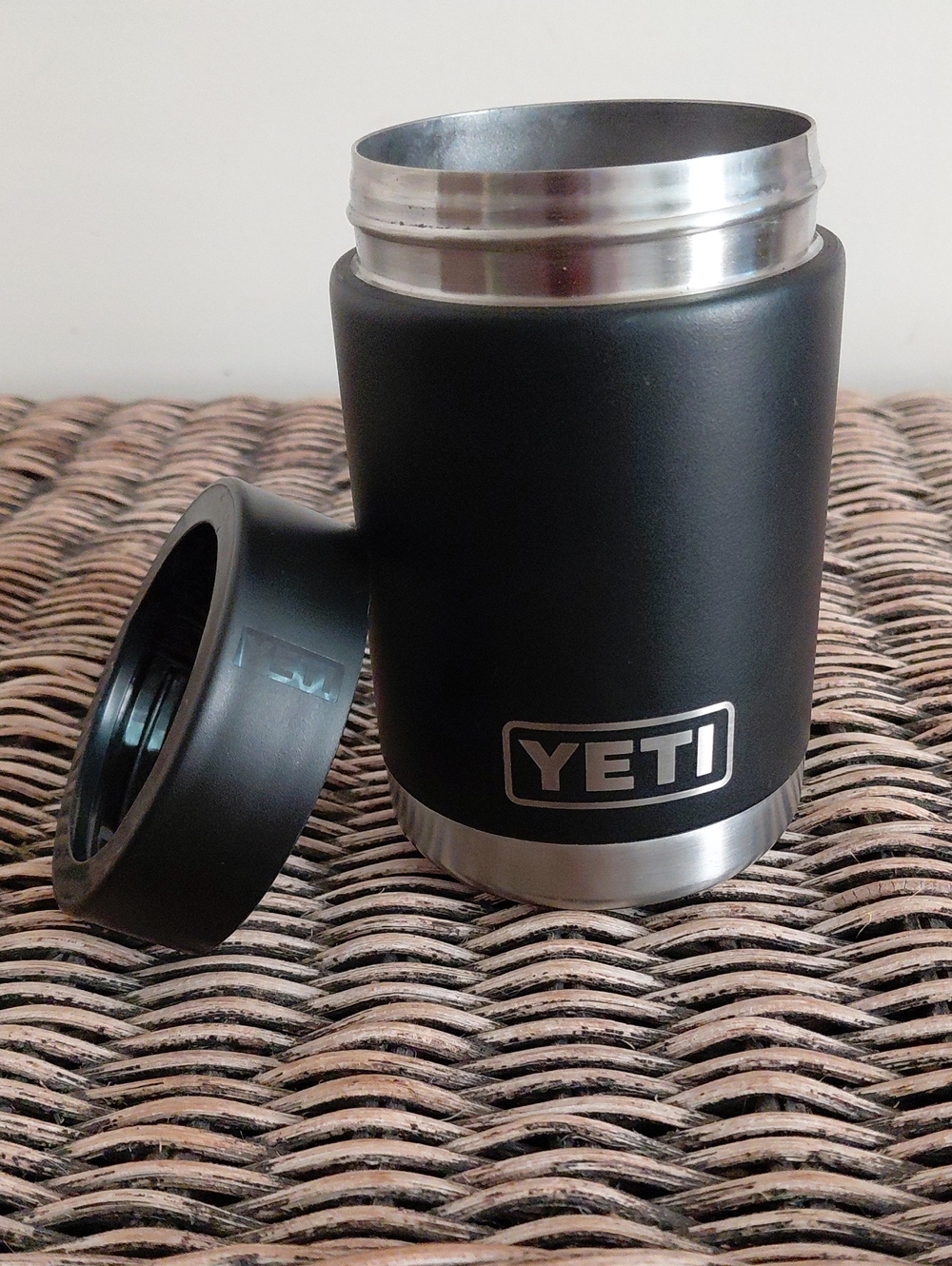 YETI Rambler Colster - Picture 5 of 10